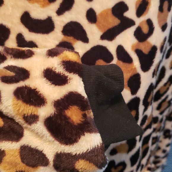Leopard teddy sweatshirt/robe  - Picture 6 of 7